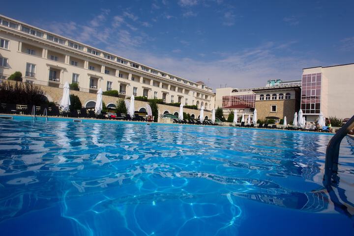 Pool 45 of 92