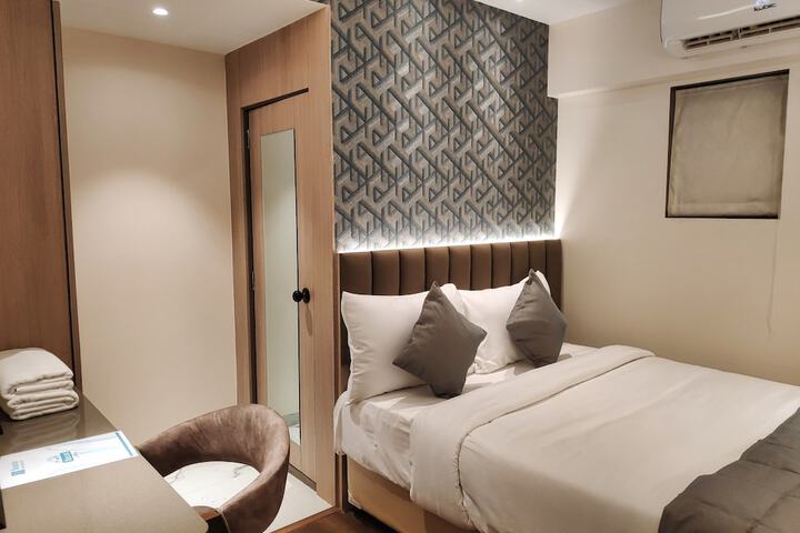 Room 4 of 41