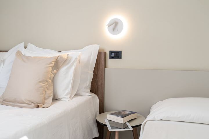 Room 36 of 211