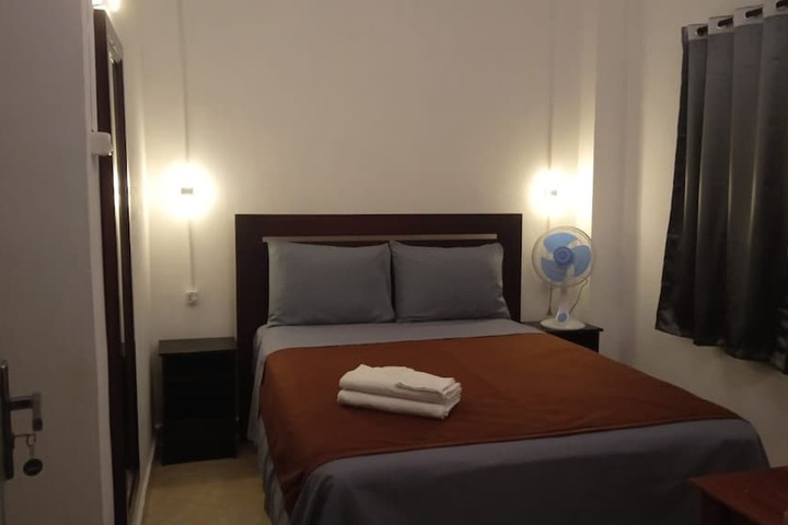 Room 18 of 127