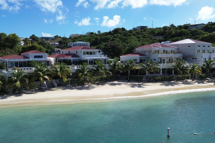 Exterior of Wharfside Village Hotel