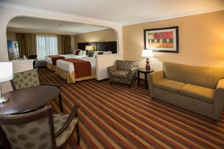 Suite 1 King Bed Microwave and Refrigerator WiFi Full Breakfast (10 of 31)