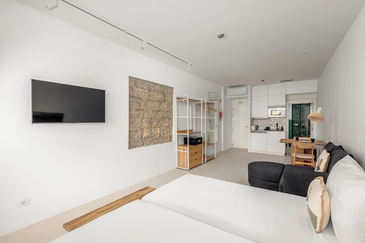 Room 3 of 13