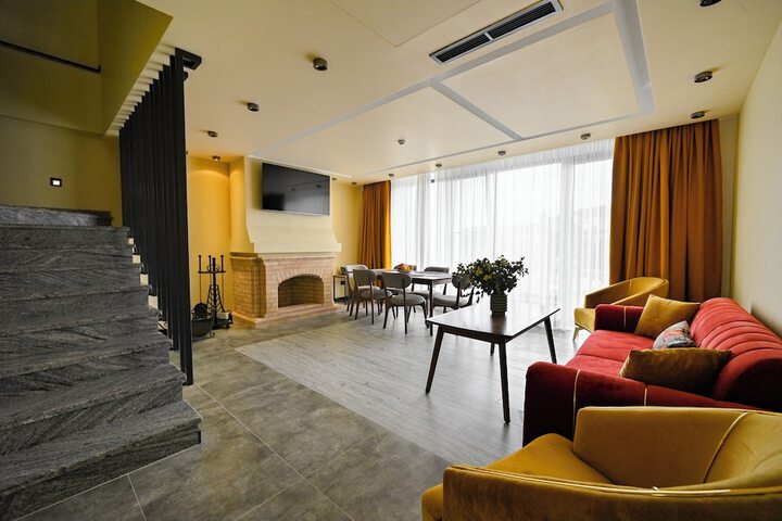 Room 46 of 86