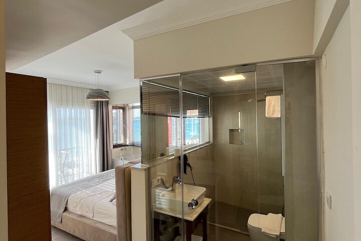 Room 17 of 58