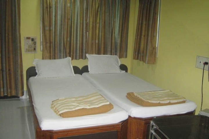 Room 4 of 11