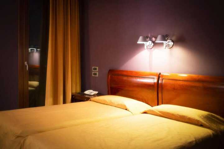 Room 13 of 68