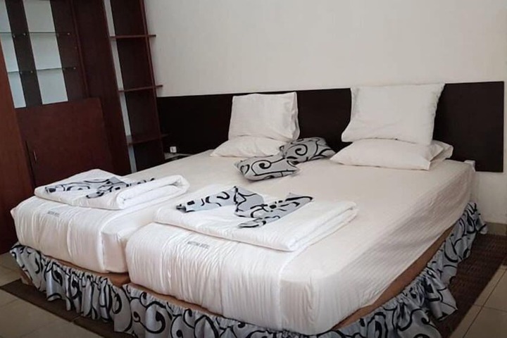 Room 6 of 22