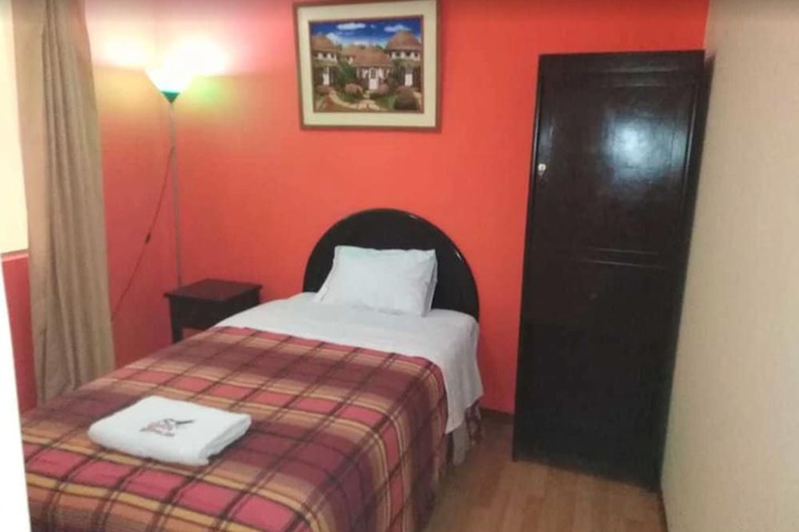 Room 4 of 14