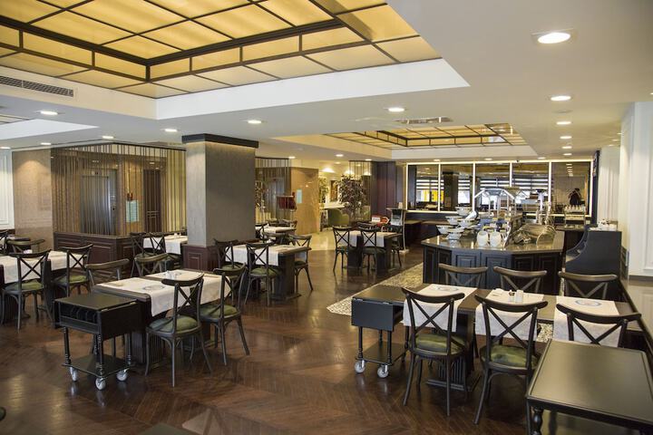 Breakfast buffet