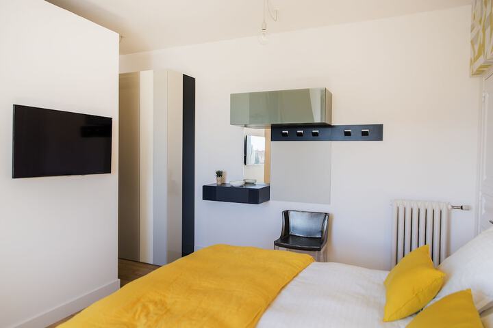 Room 6 of 97