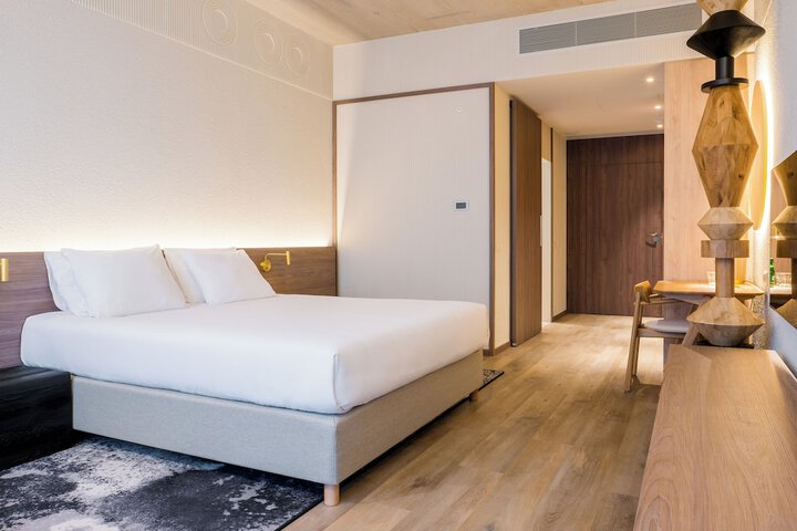 Room 12 of 61