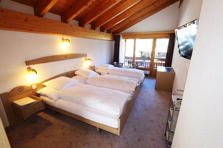Room 6 of 44
