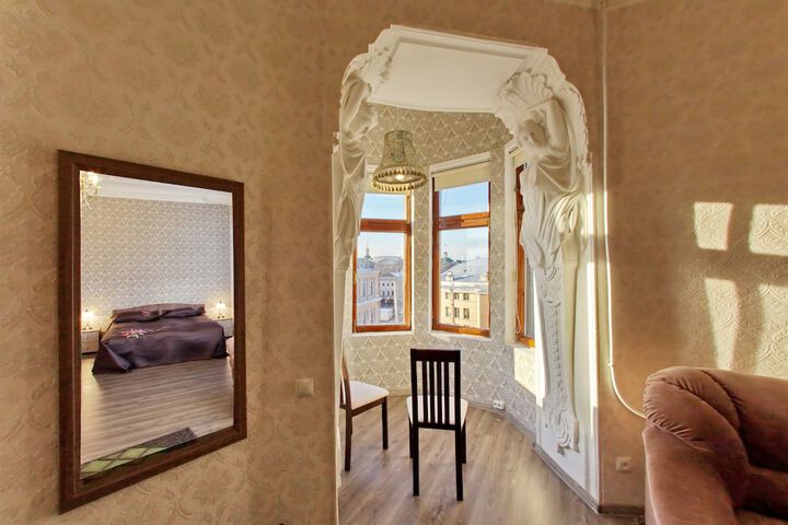 Room 12 of 20