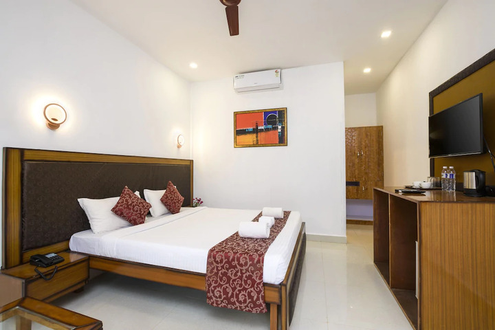 Room 4 of 5