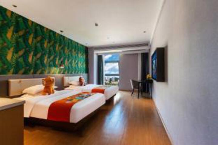 Room 10 of 10