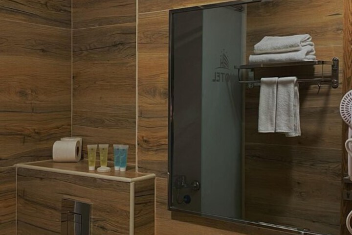 Room 18 of 25