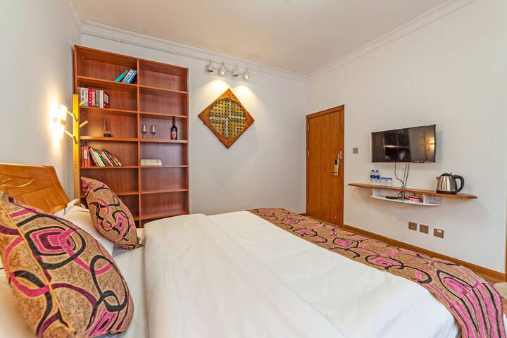 Room 32 of 40