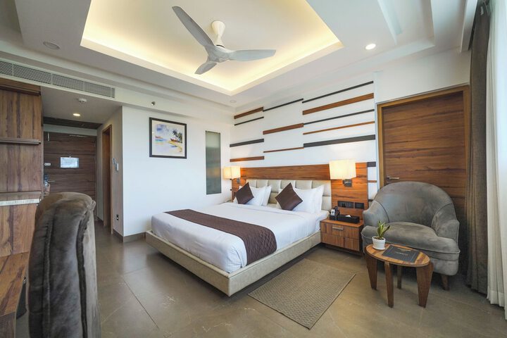 Room 12 of 62