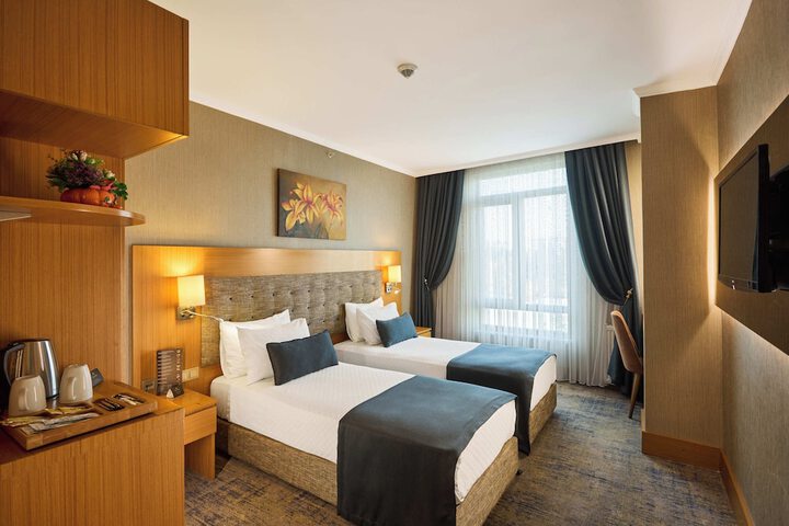 Room 8 of 47
