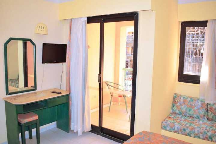 Room 8 of 15