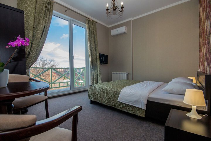 Room 8 of 67