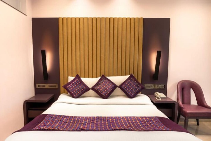 Room 12 of 53