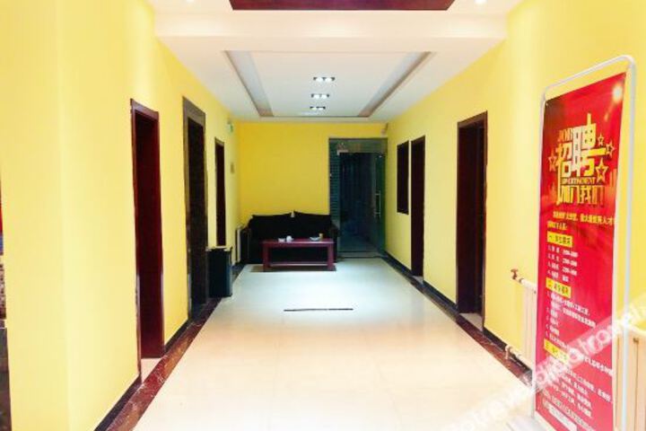 Hotel Interior 11 of 39