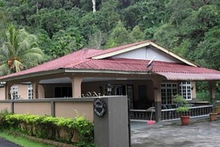 Kampung Benuk Homestay