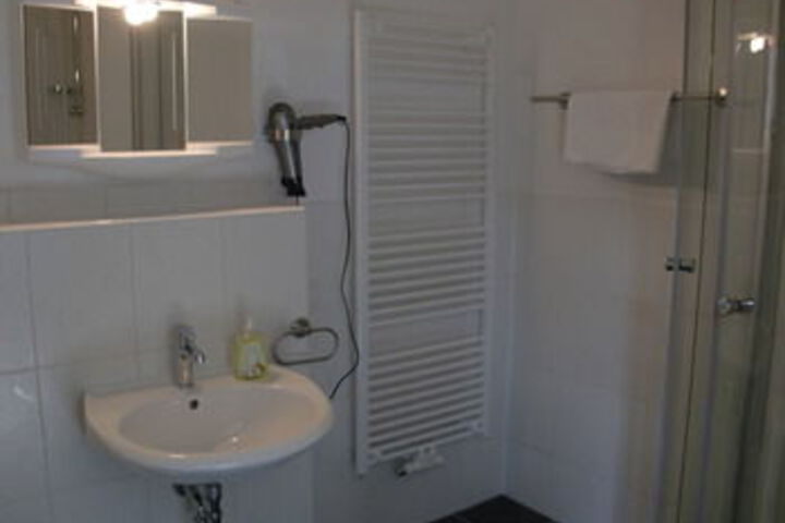 Room 12 of 17