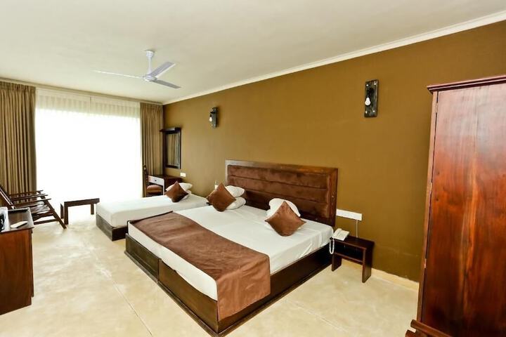 Room 12 of 43