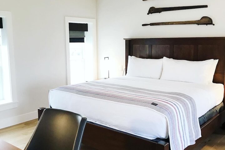 Room 33 of 80