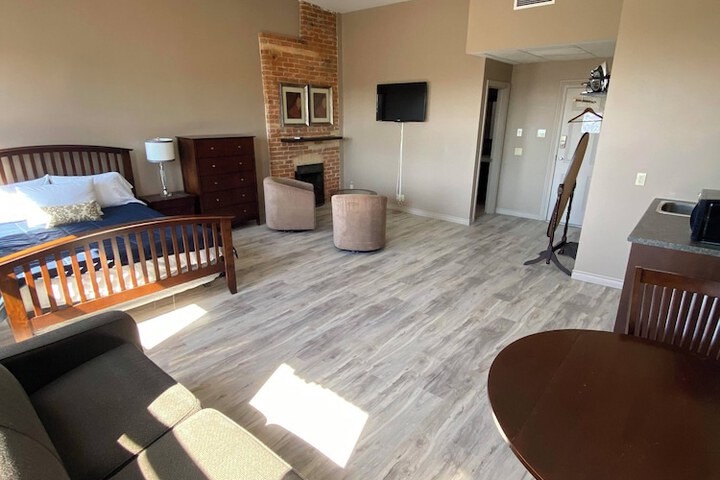 Room 6 of 29
