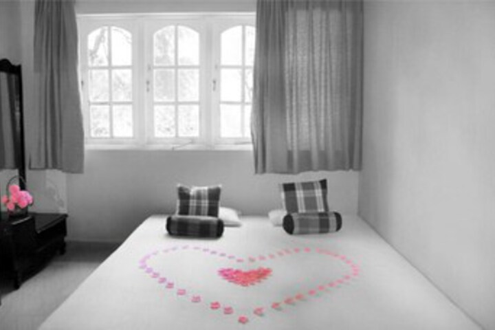 Room 2 of 4