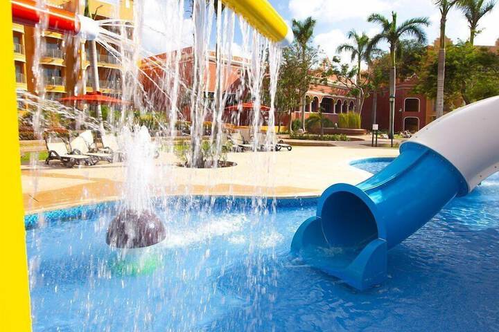 Pool Hotel