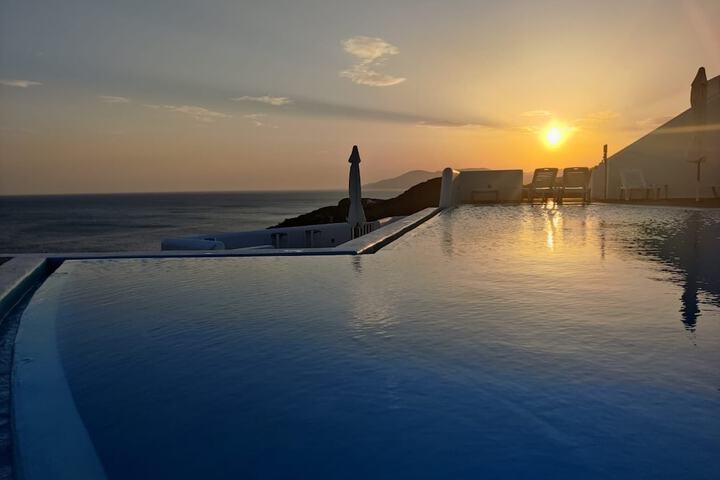 Pool 44 of 87
