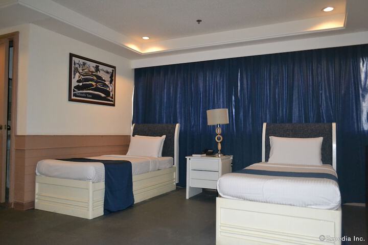 Room 17 of 39