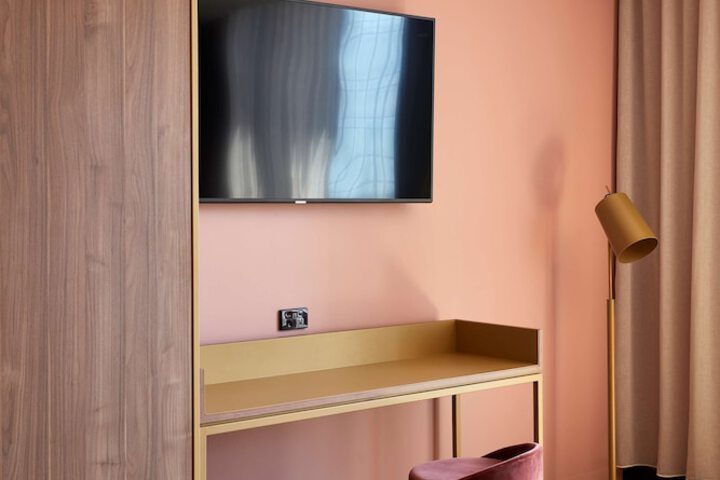 Room 14 of 95