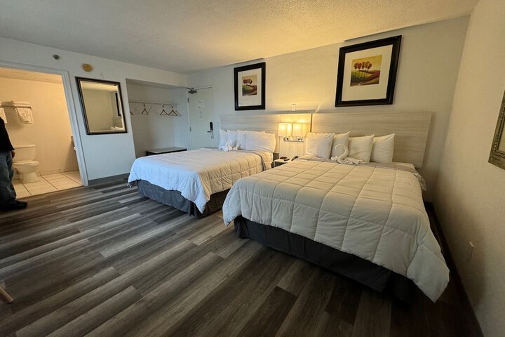 City Room 2 Queen Beds City View (7 of 20)