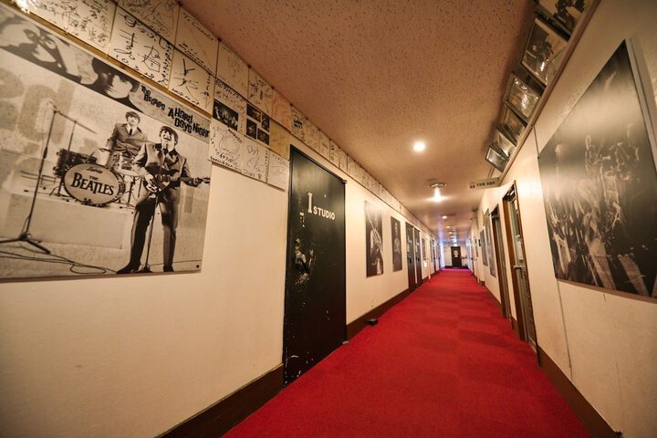 Ballroom/Hall 48 of 50
