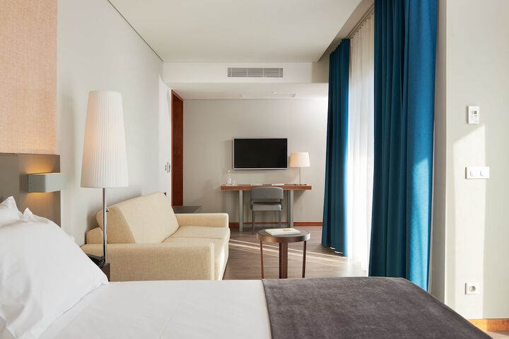 Room 10 of 101