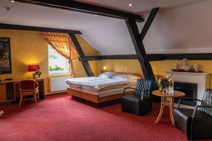 Room 15 of 43