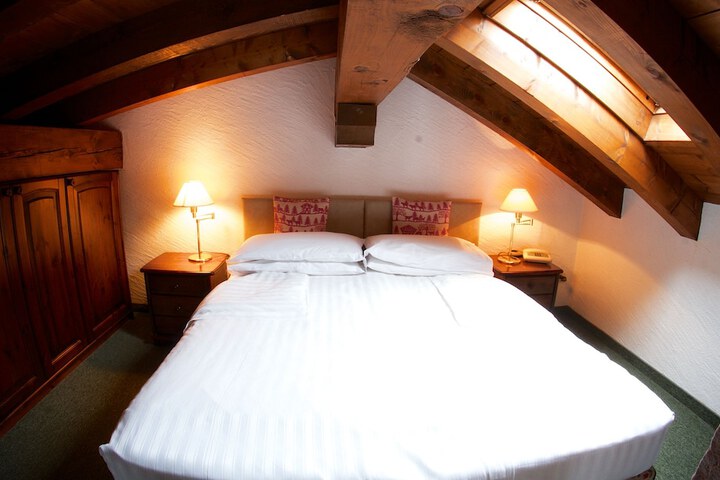 Room 3 of 55