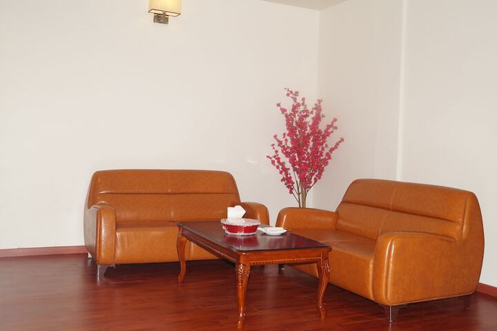Room 8 of 10