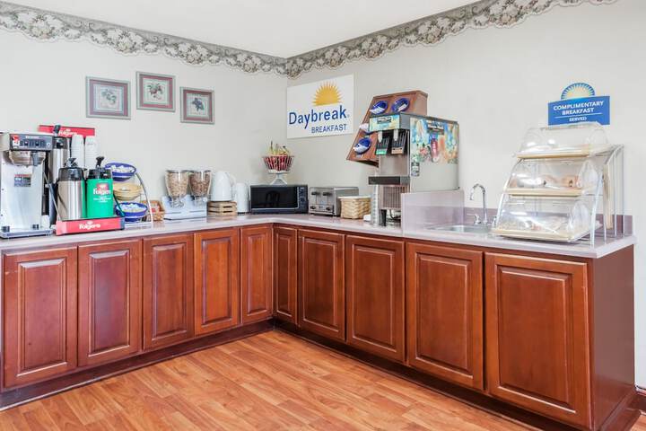 Breakfast/Coffee Service 45 of 45