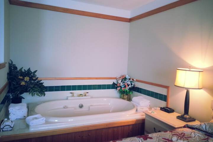 Jetted tub