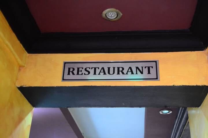 Dining 21 of 26
