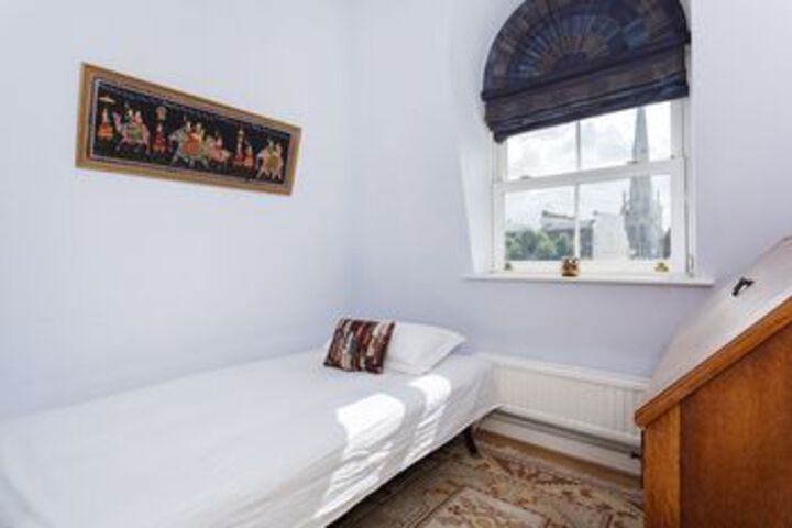 Room 5 of 20