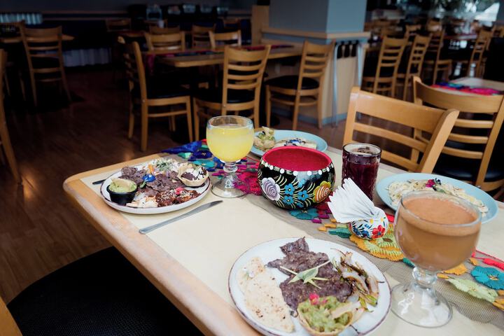 Dining 31 of 48