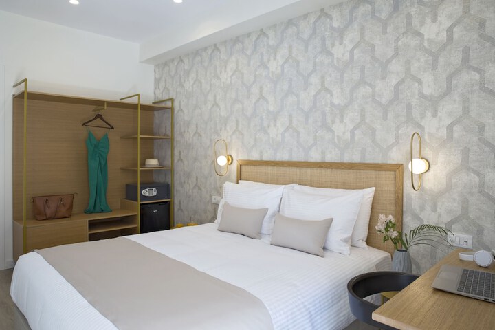 Room 12 of 43